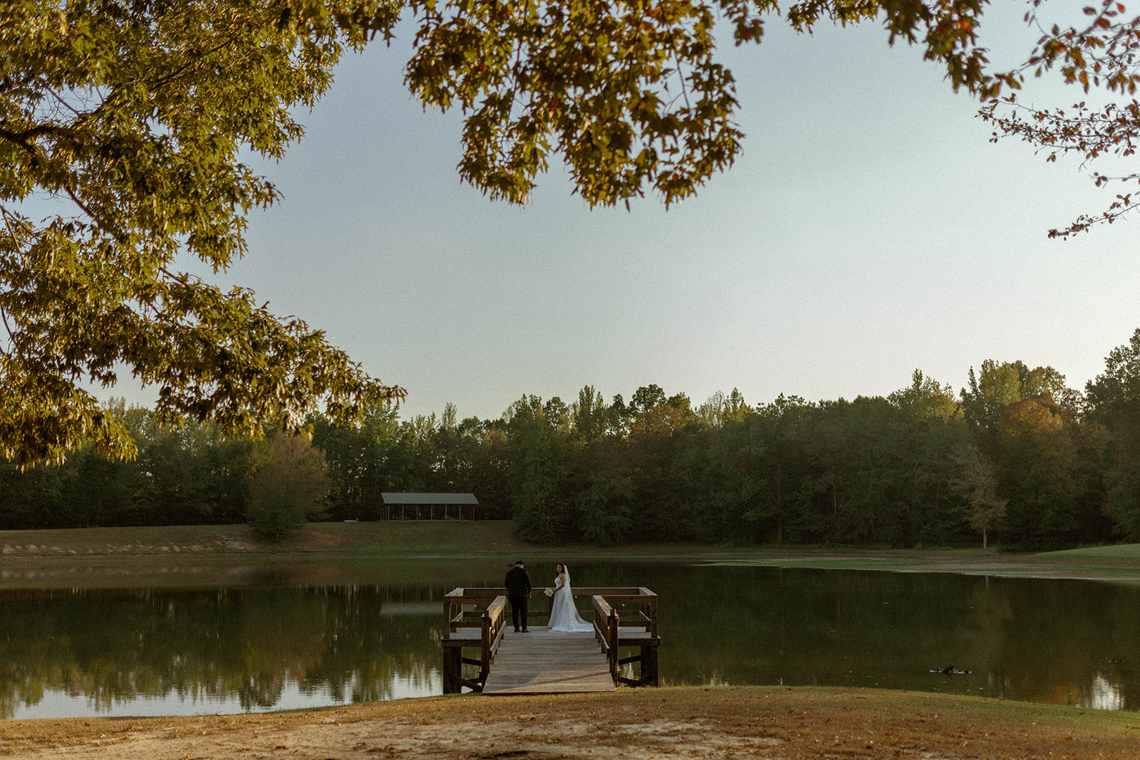 scenic lakeside venue in north mississippi