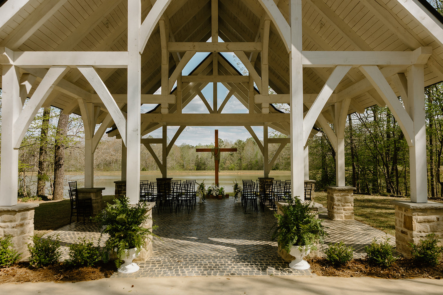 affordable lakeside wedding venue in north mississippi