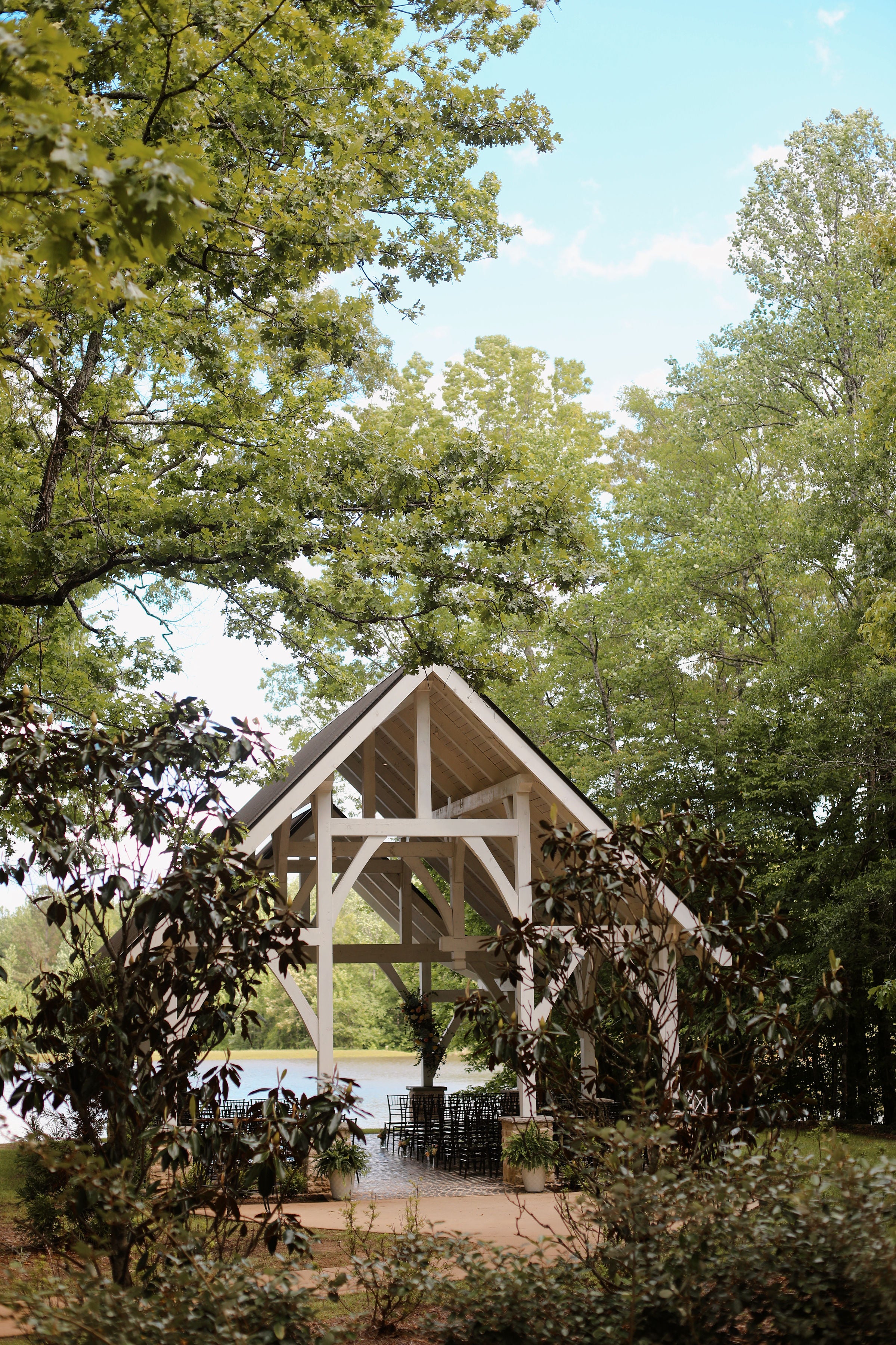 affordable lakeside wedding chapel near oxford mississippi