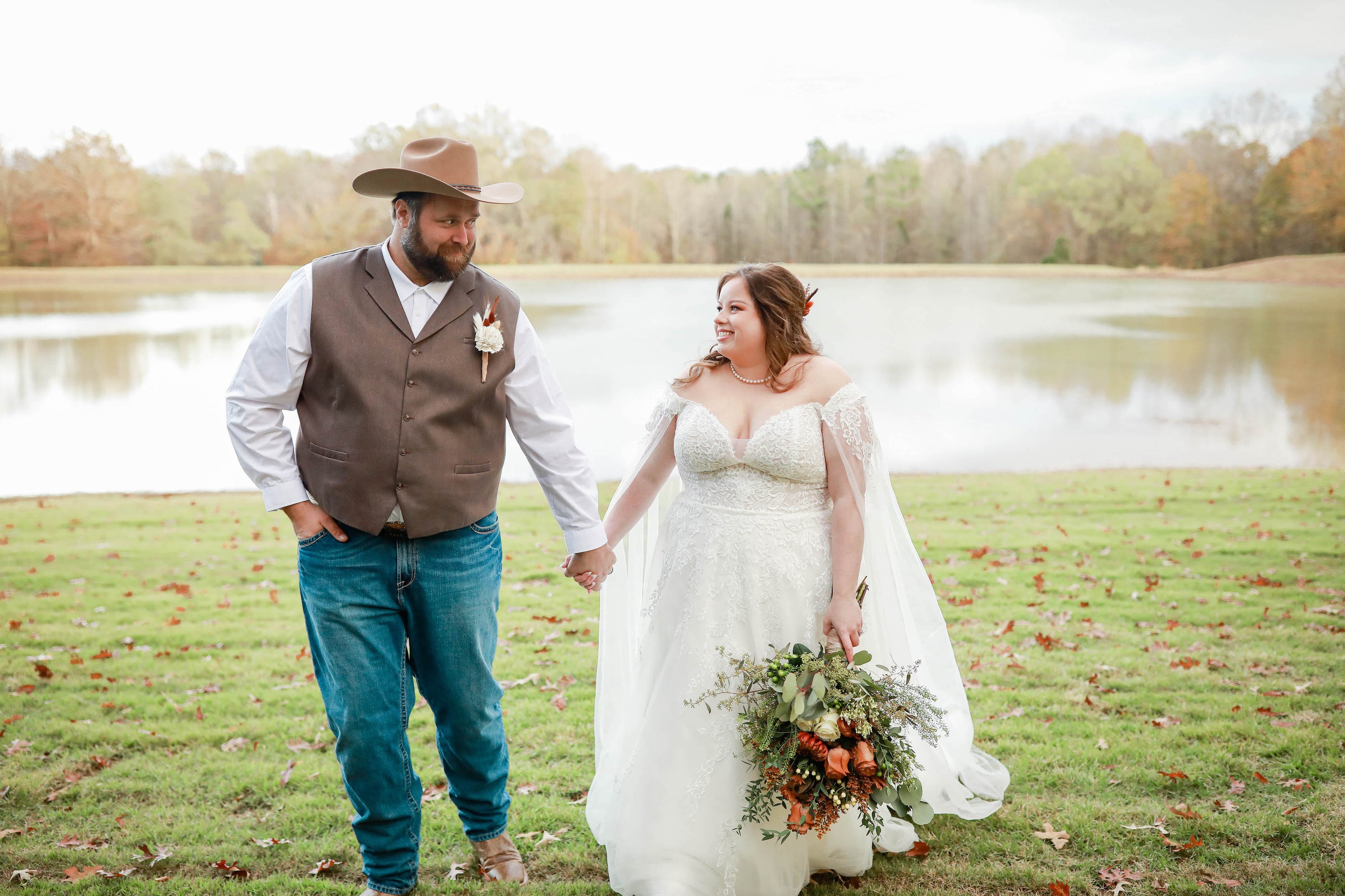 Destination-style wedding venue near Oxford, Mississippi with lodging and ceremony space.